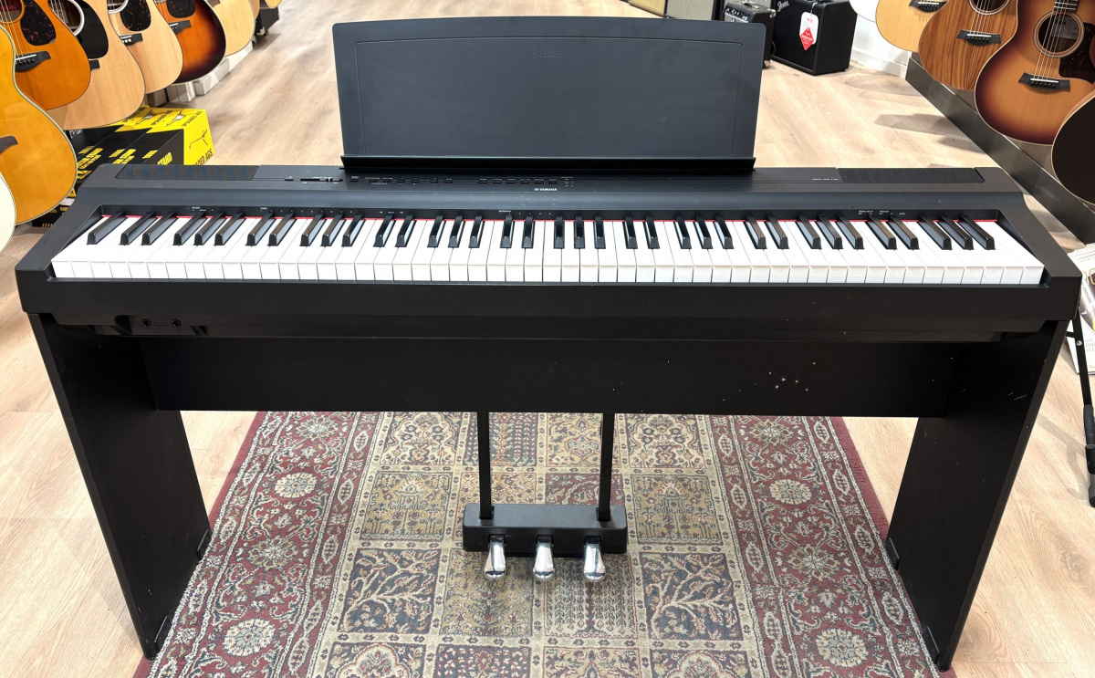 Yamaha P125 Digitalpiano paket - begagnad