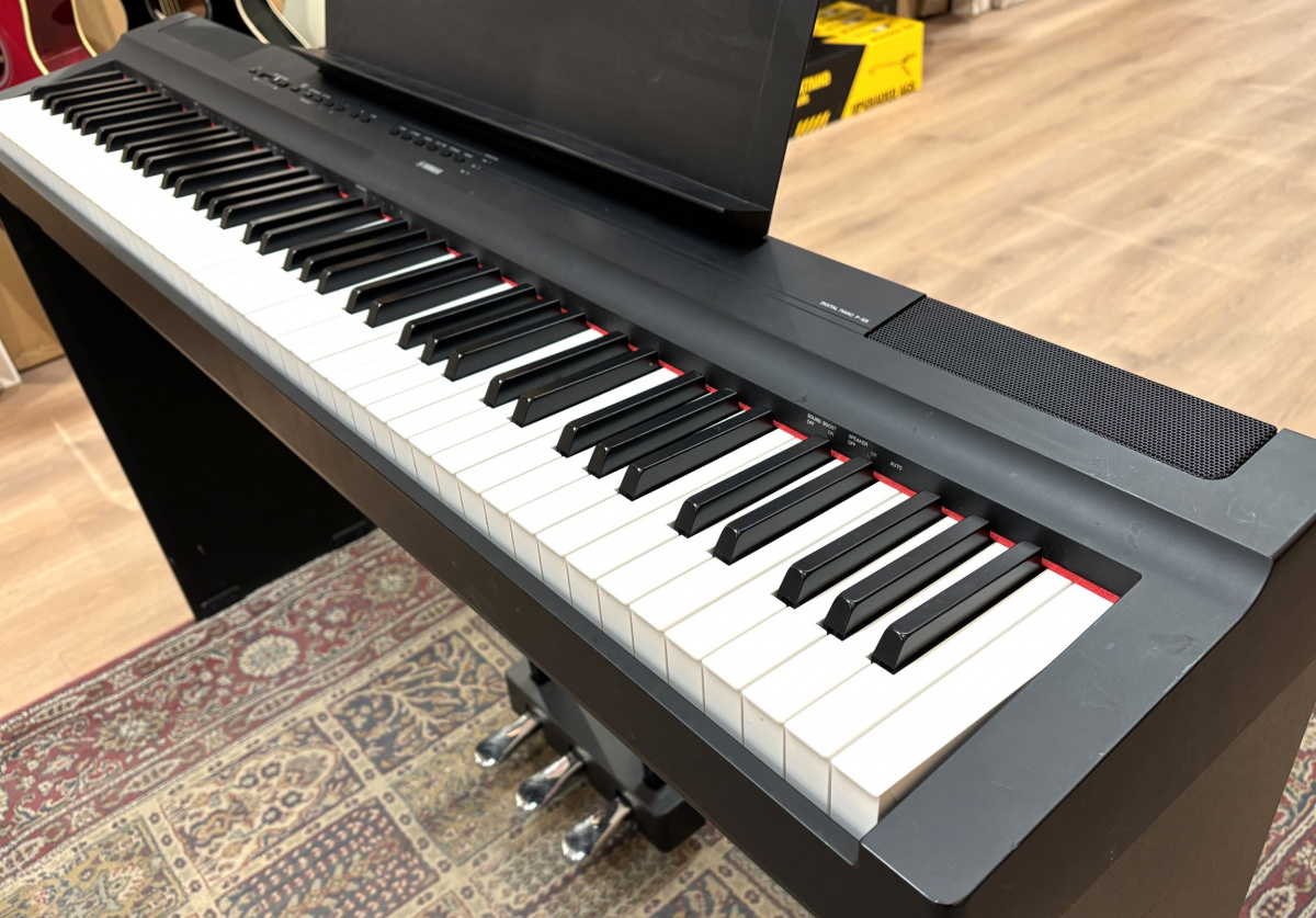 Yamaha P125 Digitalpiano paket - begagnad