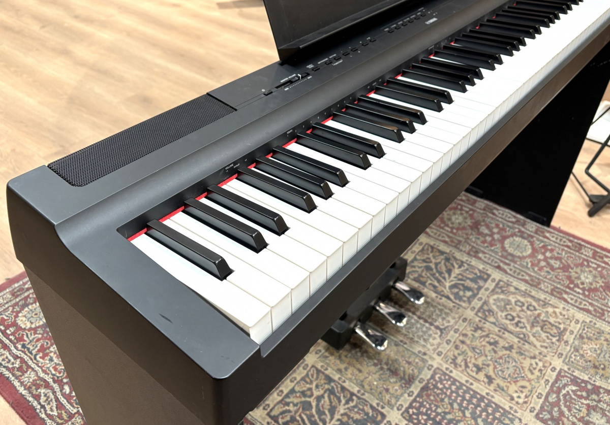 Yamaha P125 Digitalpiano paket - begagnad
