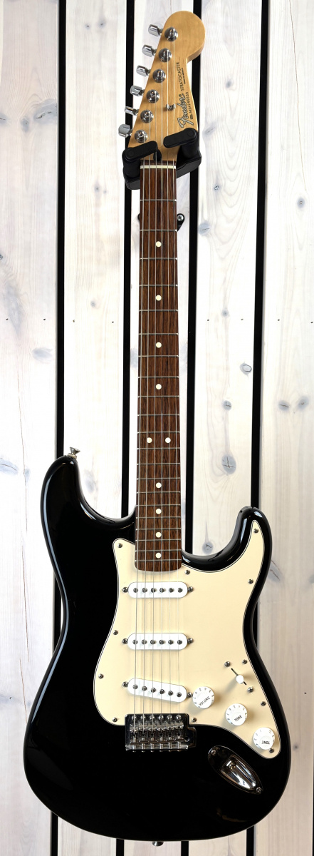 Fender Standard Stratocaster (MiM) - begagnad