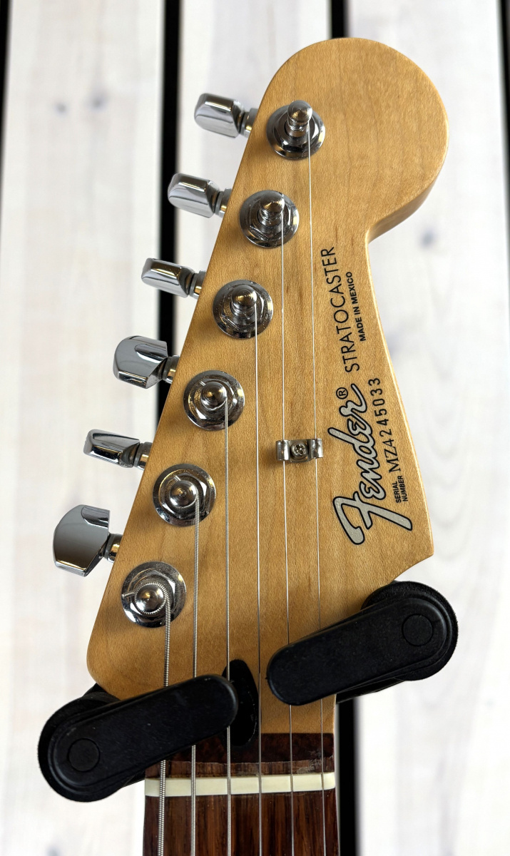 Fender Standard Stratocaster (MiM) - begagnad