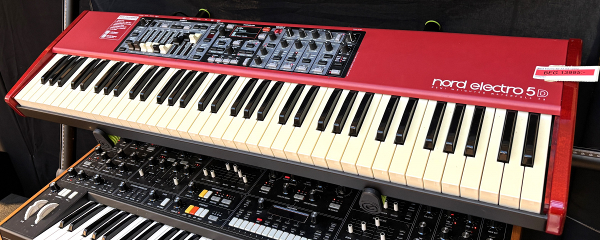Nord Electro 5D 73 ink v�ska - Begagnad