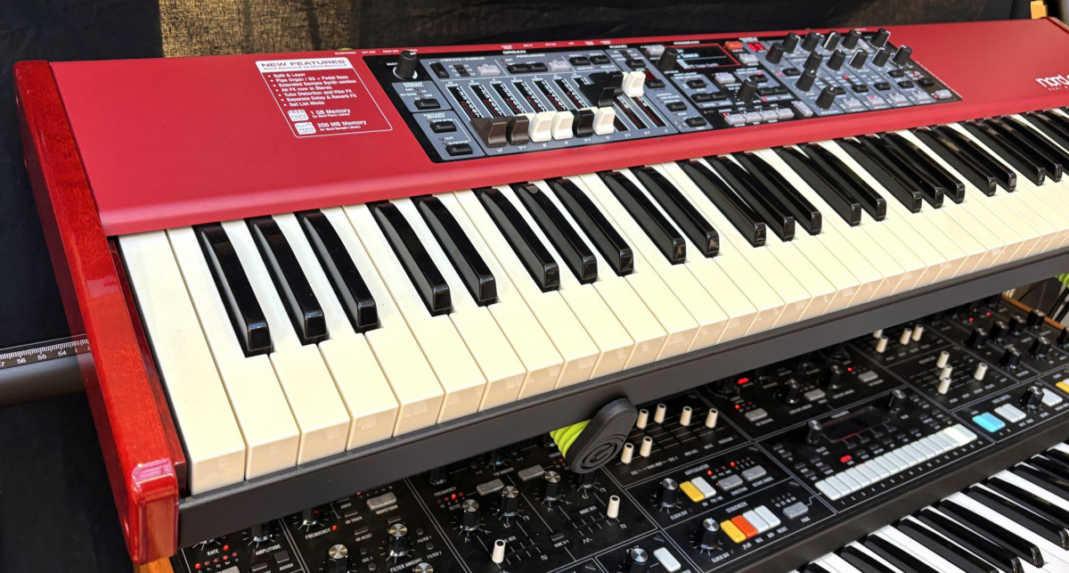 Nord Electro 5D 73 ink v�ska - Begagnad
