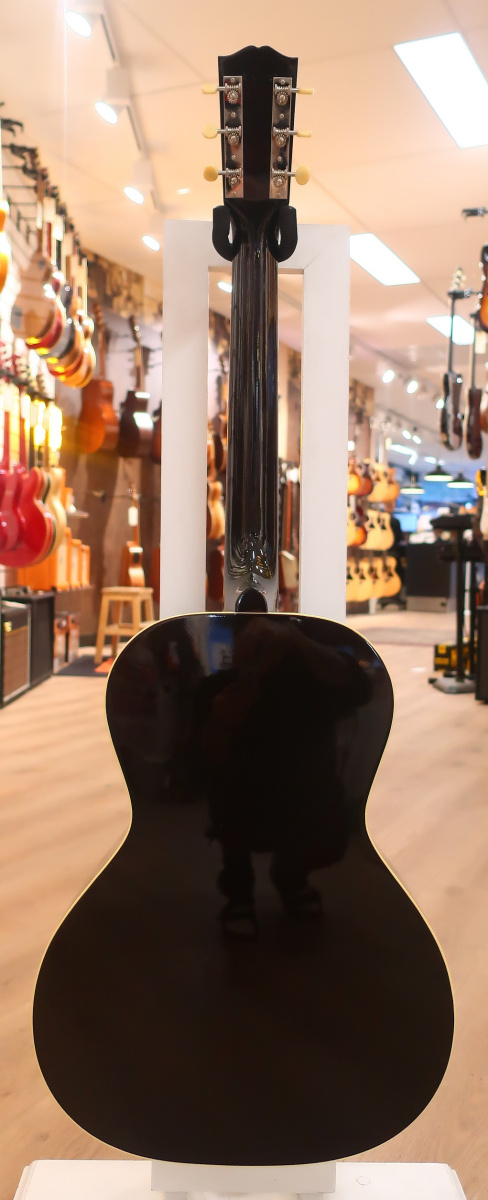 Begagnad Gibson L-00 Original hela gitarren bakifrån