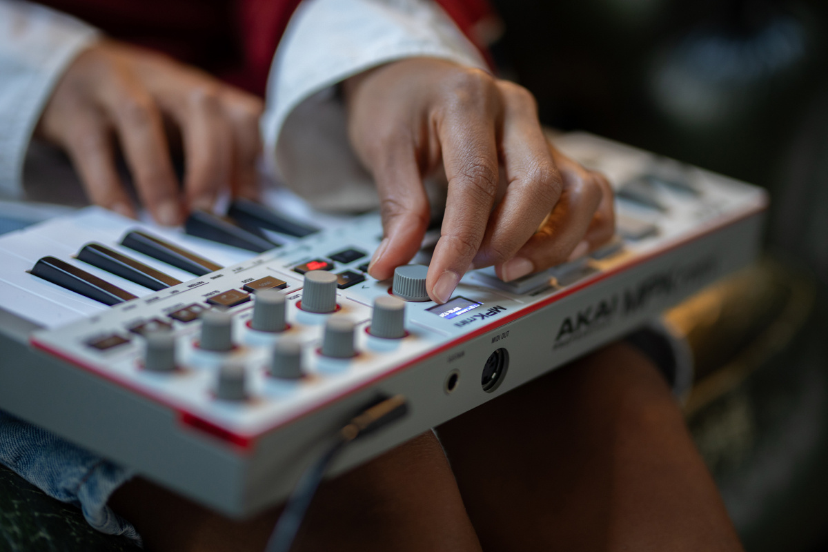 Akai MPK Mini IV