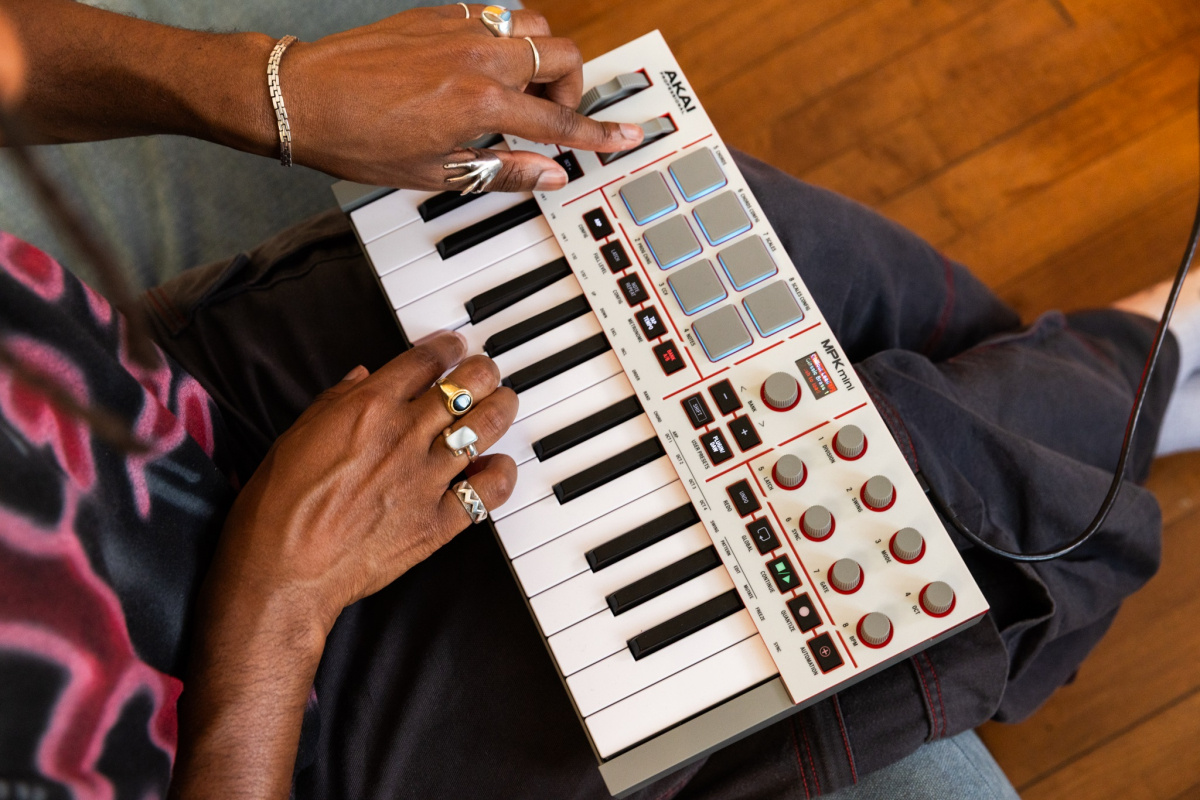 Akai MPK Mini IV