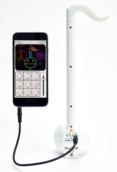 Otamatone kopplad till en smartphone