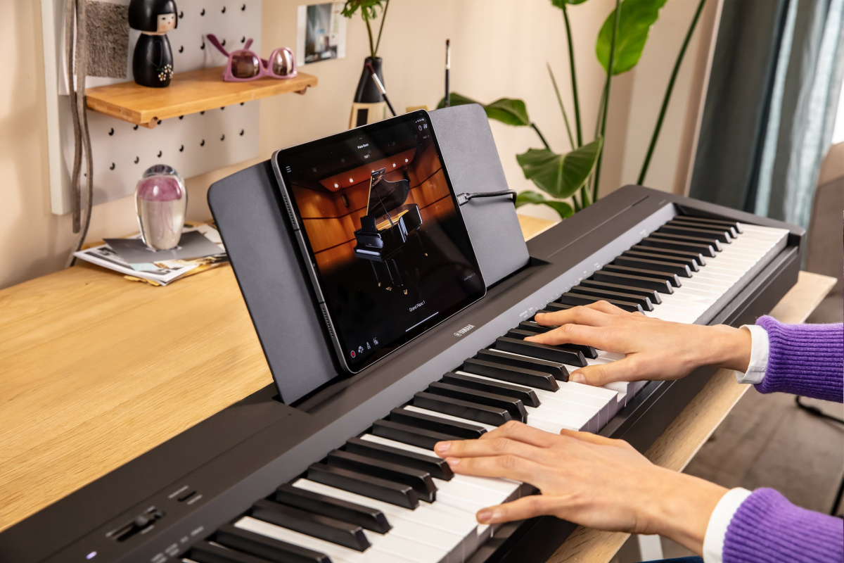 Yamaha P-145 B Digitalpiano