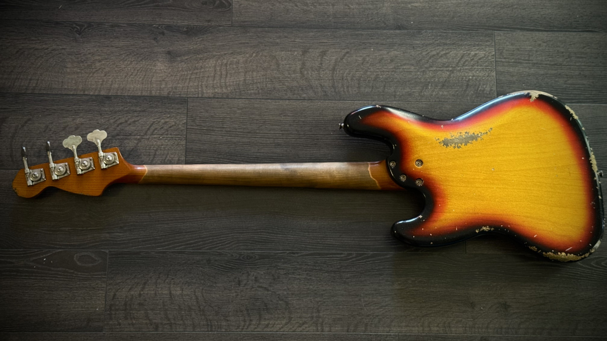 Sonnemo Custom Vintage J-Bas - 3-tone sunburst