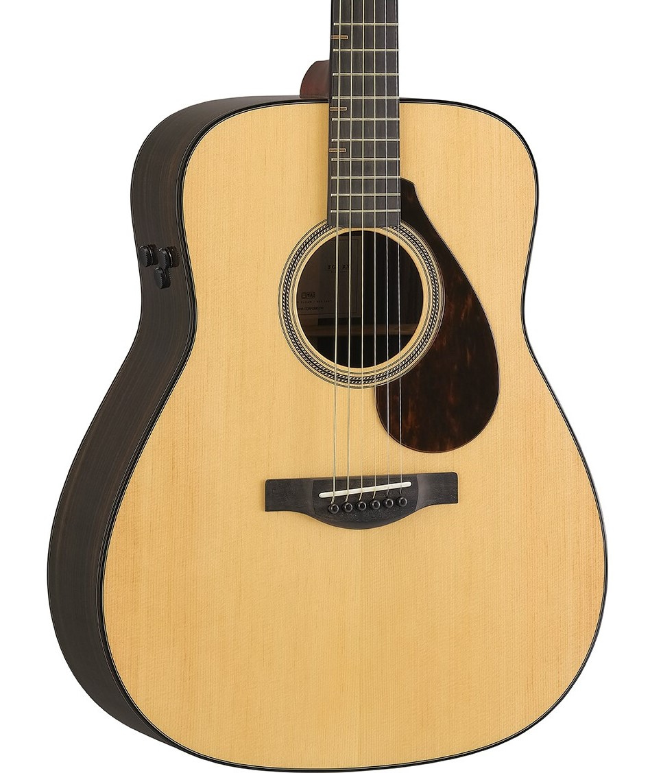 Yamaha FG7 RX med massiv Sitka-gran och rosenträ