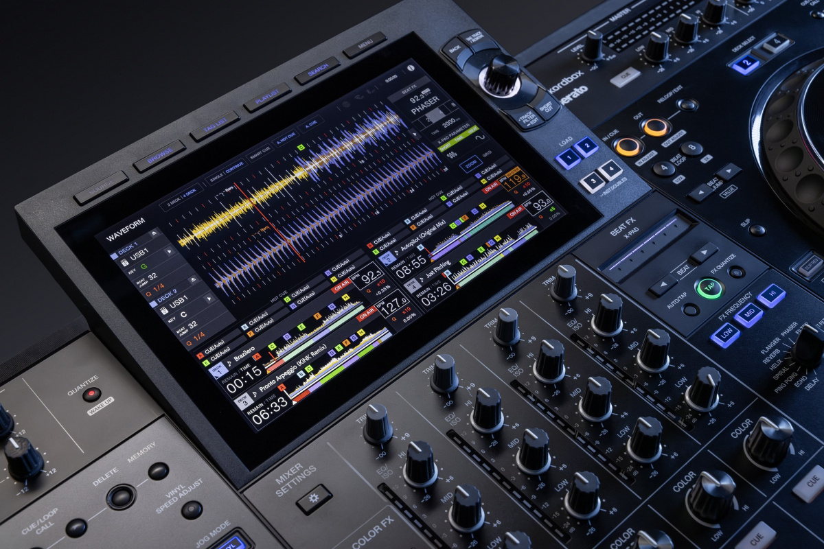 AlphaTheta XDJ-AZ All in One Rekordbox System